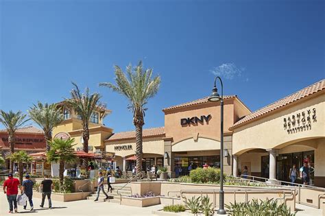 premium outlet palm springs.